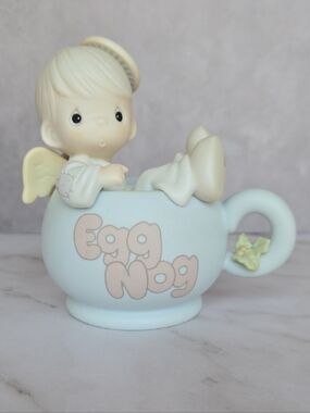 Precious Moments “Dropping In For The Holidays” Figurine